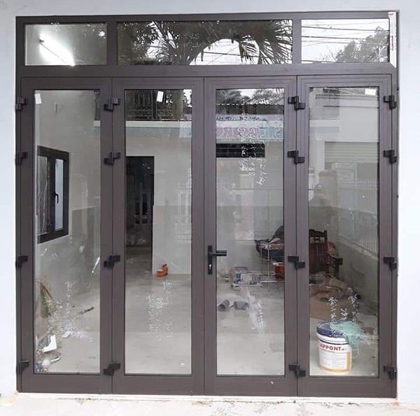  Cửa chính nhôm xingfa