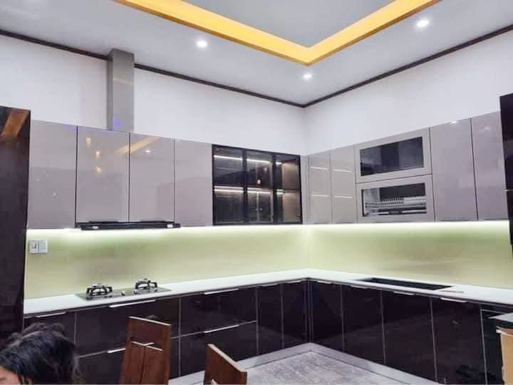  TỦ BẾP NHỰA ACRYLIC
