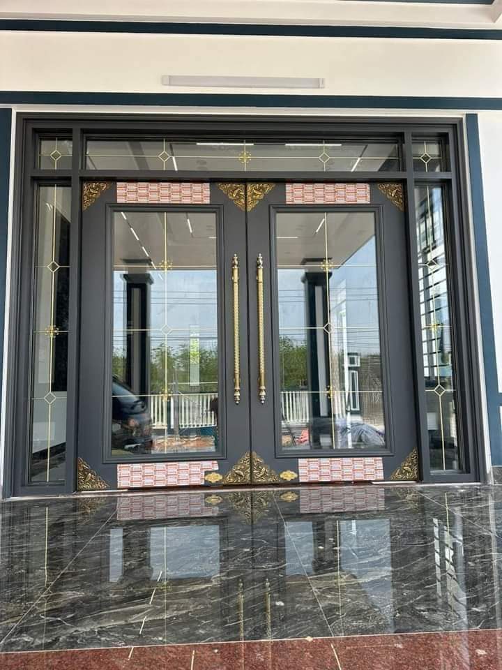  Cửa nhôm thủy lực bản lớn
